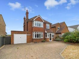 Fairholme, Portway Road, Buckingham MK18 4EE