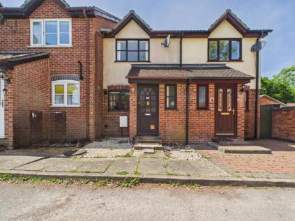 Finch Close, Tadley, RG26