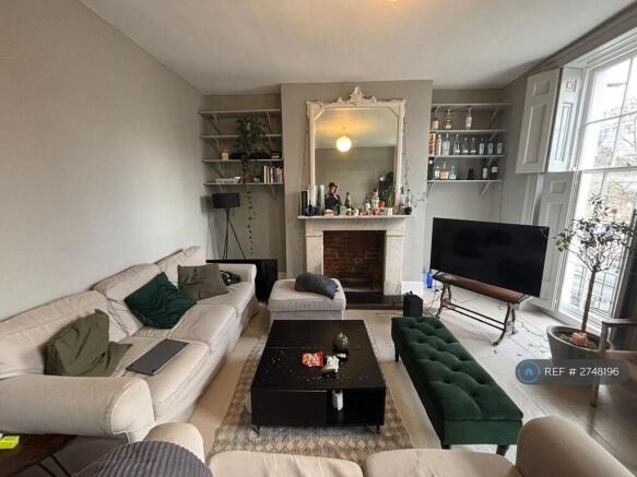 First Floor Sitting Room - Huge Light