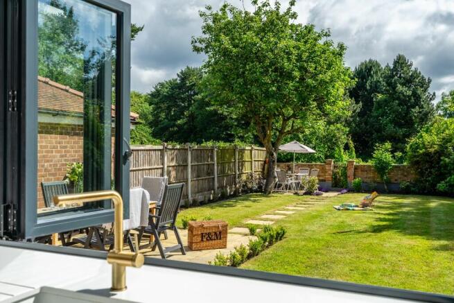 3 bed Semi-Detached to rent Image 6