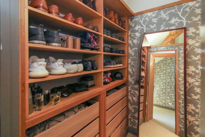 Walk-in Wardrobe