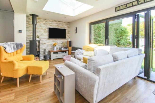 Kitchen/dining/family room
