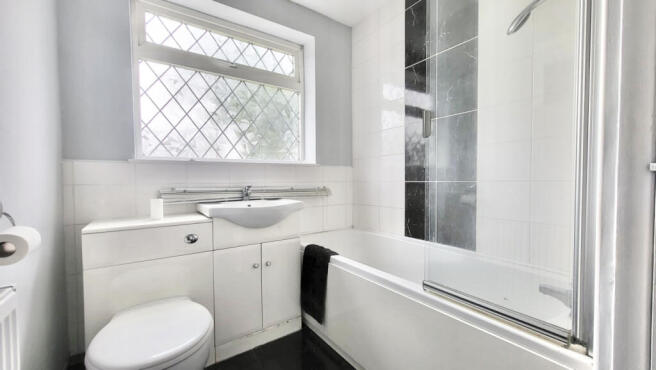 3 bed Detached to rent Image 10