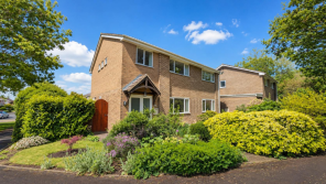 11, Cumbria Close, Bristol BS35 2YE