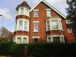 Flat 10, Towers House, Park Avenue, Bedford MK40 2JW
