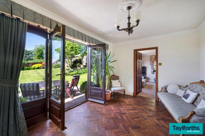 4 bed Detached for sale Image 12