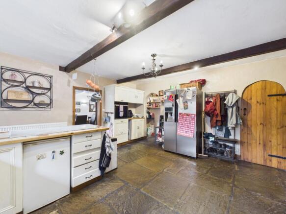 5 bed Cottage for sale Image 12