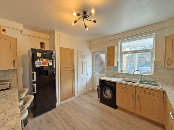 2 bed Apartment for sale Image 5