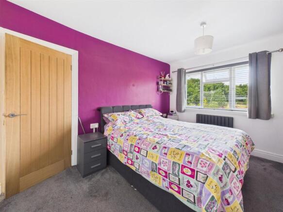 3 bed Semi-Detached for sale Image 6