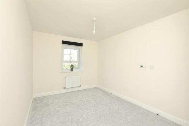 4 bed Detached for sale Image 12