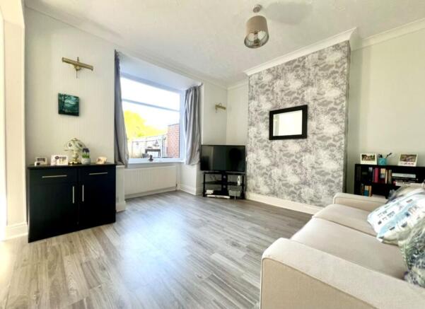 4 bed Semi-Detached for sale Image 6