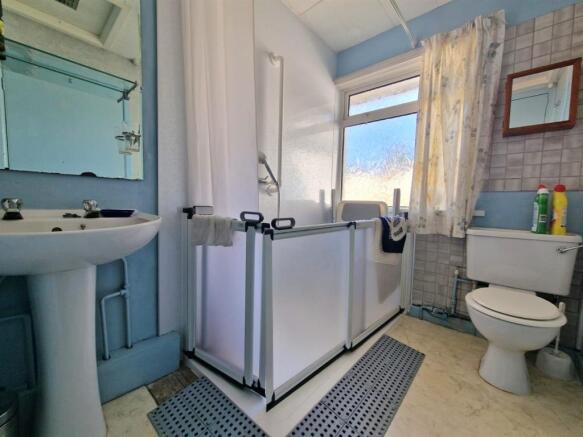 Shower room.jpeg