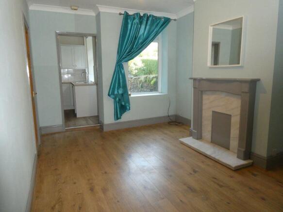 3 bed Terraced to rent Image 6