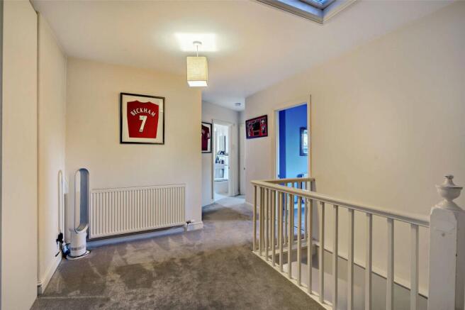 Landing 2nd Floor