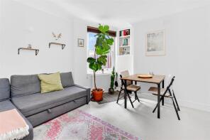 42, 27 Cloudesley Mansions, Cloudesley Place, London N1 0ED