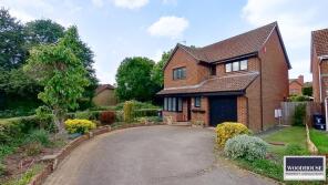 5, Yew Close, Cheshunt EN7 6UB