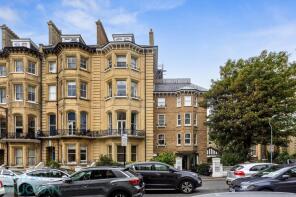 Flat 4, 11 Princes Court, First Avenue, Hove BN3 2FG