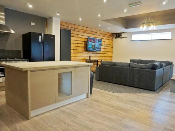 Kitchen and lounge
