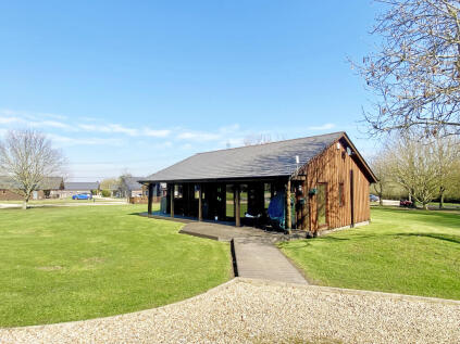 Lodge 10, Thorpe Park Lodges, Middle Lane, Thorpe-On-The-Hill, Lincoln, Lincolnshire, LN6 9AJ
