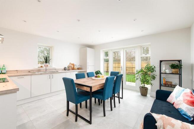 PLOT 2 - 3. Kitchen_3.jpg