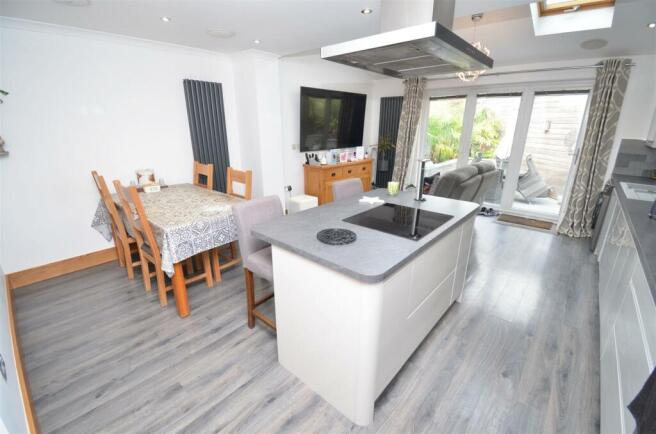 KITCHEN/ FAMILY ROOM