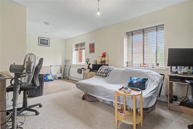 Eddleston Road, Town Centre, SN1 photo 4