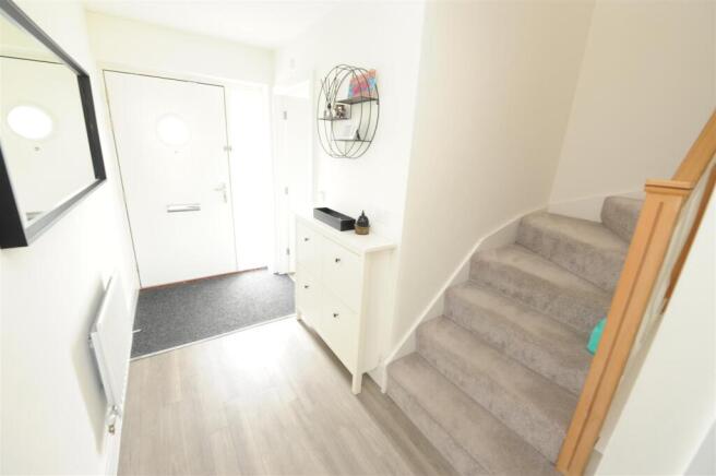 4 bed Detached for sale Image 4