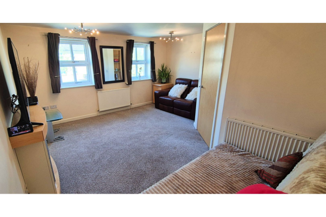 3 bed Terraced for sale Image 6