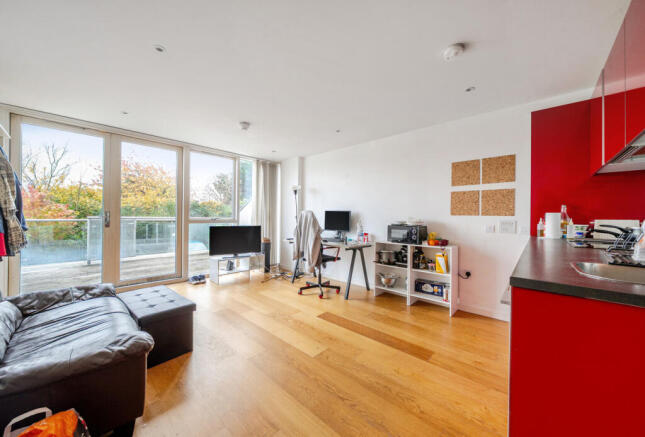 1376443-12-690cae...