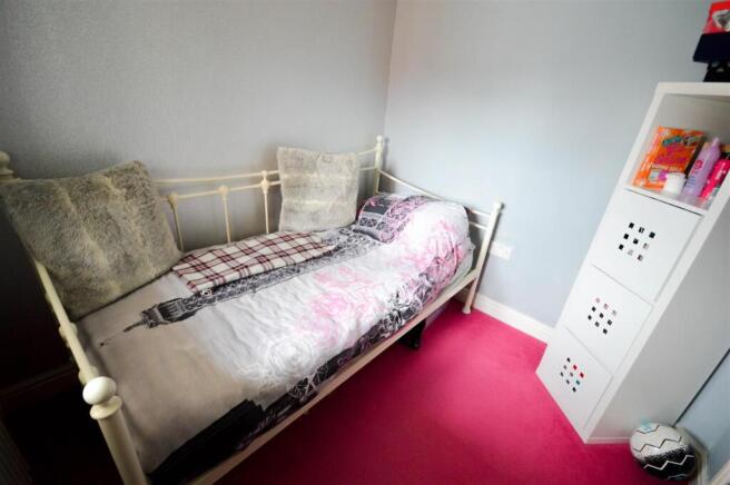 2 bed Apartment to rent Image 7