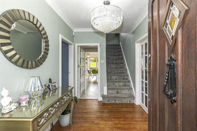 Entrance hallway STEV4081.jpg