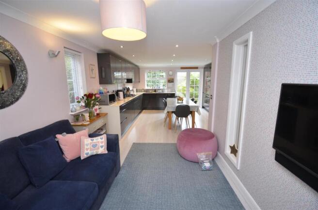 KITCHEN/ FAMILY ROOM