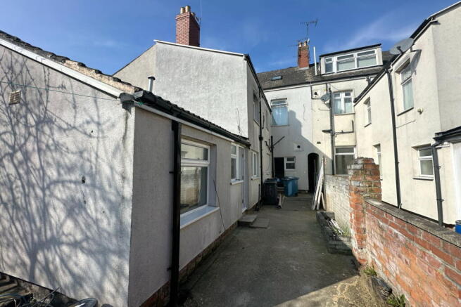 3 bed Block of Apartments for sale Image 4
