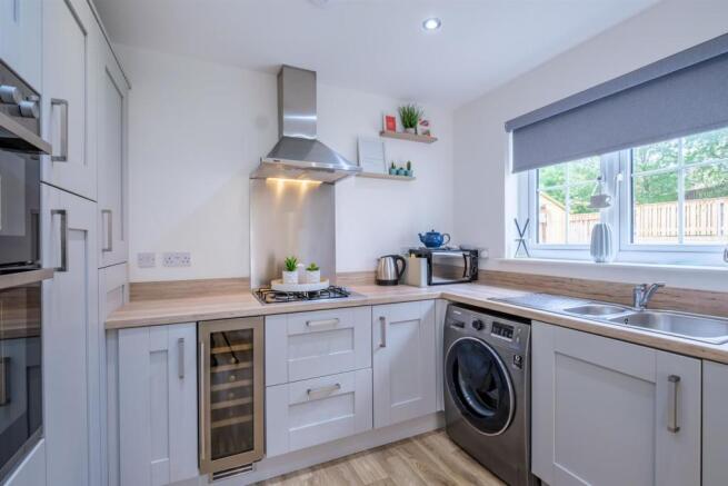 018-2_Hunterfield_Place_Carluke_ML84GY.jpg