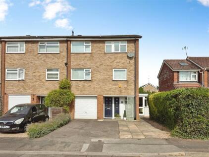 Piers Close, Warwick