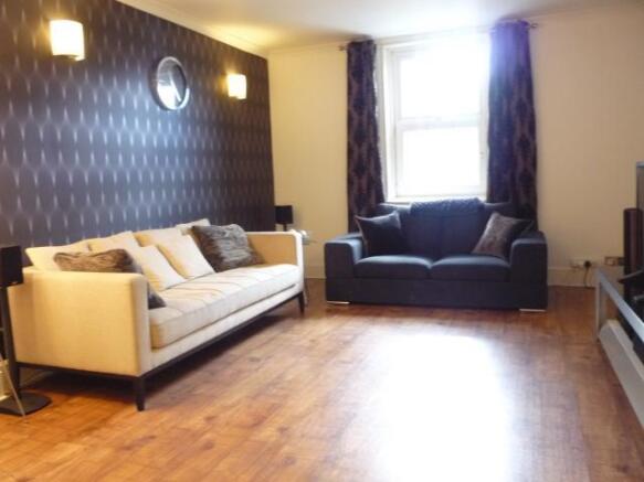 LOUNGE: