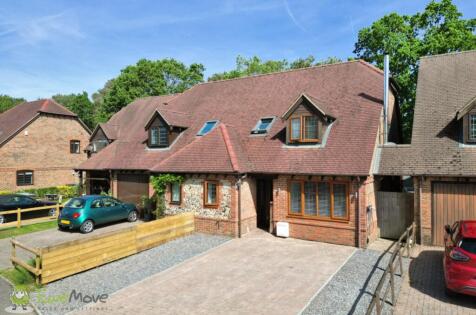 Verica Gardens, Pamber Heath, Tadley, Hampshire, RG26