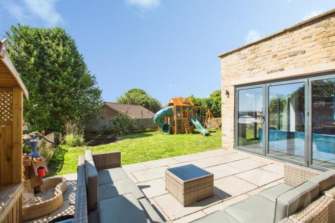 3 bed Detached for sale Image 8