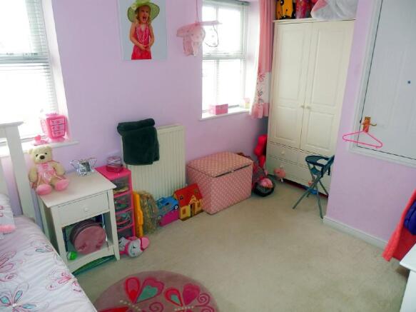 BEDROOM 2