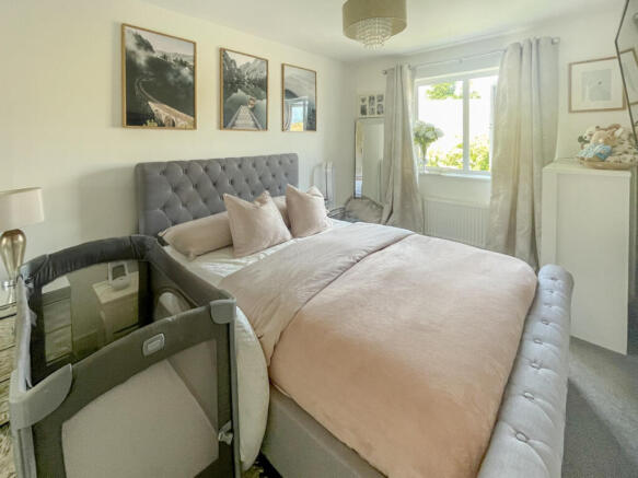 3 bed Semi-Detached for sale Image 11