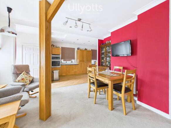 4 bed Semi-Detached for sale Image 4