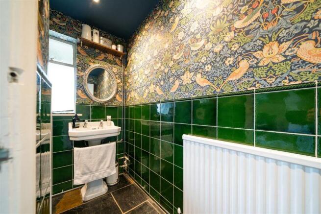 downstairs toilet.jpg