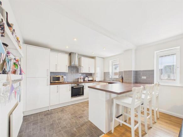 LOUNGE / KITCHEN/ DINING ROOM