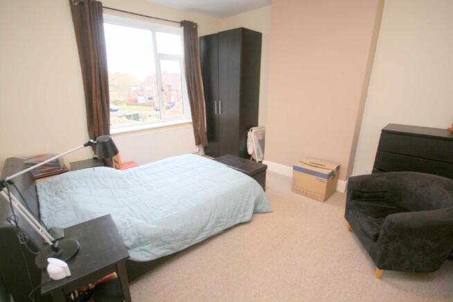 REAR DOUBLE BEDROOM