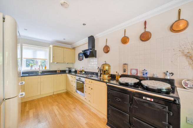 1364753-10-68ed0c...