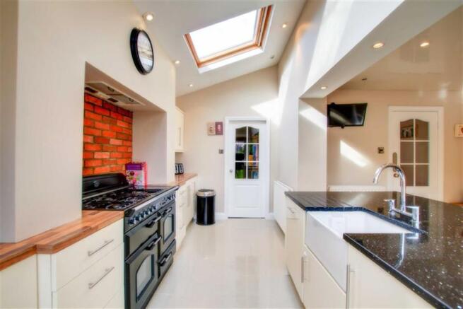 Breakfasting Kitchen