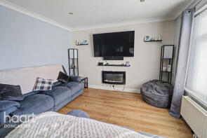 32, Abbey Road, Dunscroft, Doncaster DN7 4LG