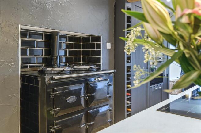 3 bed Semi-Detached for sale Image 8