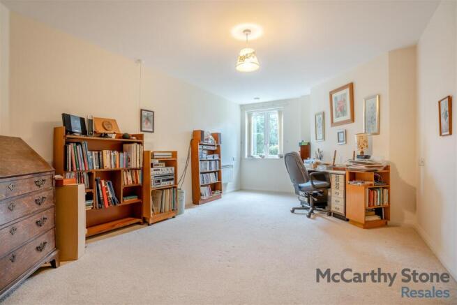 2 bed Apartment for sale Image 7