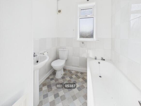 2 bed Terraced to rent Image 11